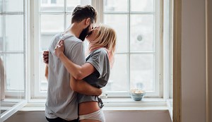 Here’s How To Have Amazing Standing Sex, According To Sex...