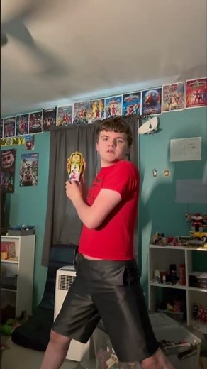 Next generation megaforce red Ranger morph #powerrangers ￼