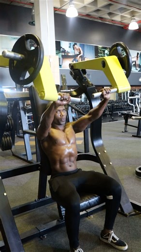 How to do incline chest press Machine #chest #inclinechestpress #gymexercise