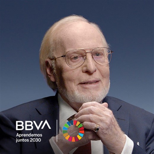 4.7K reactions · 2.2K shares | El escritor Mauricio Wiesenthal nació en la Europa de 1943. De niño vivió las consecuencias de la Segunda Guerra Mundial, y quizá de ahí, paradójicamente, le viene su optimismo, pues entiende que “los pueblos, igual que desgraciadamente se apagan, también se encienden”. | Aprendemos juntos | Facebook