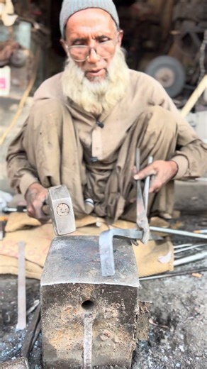 Blacksmith Iron Art | Forging Handmade Metal Masterpiece #forgedbyhand #blacksmithskill