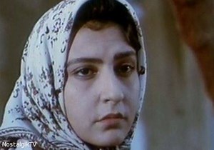 ترسناک ترین فیلم تاریخ سینمای ایران: شب بیست و نهم ۱۳۶۸تماشا دانلود رایگان فیلم کامل nostalgiktv.com/?p=1236 شب بیست و نهم فیلمی است به کارگردانی حمید رخشانی که در سال ۱۳۶۸ در ژانر وحشت تولید شد و در سال ۱۳۶۹ به اکران عمومی درآمد. محترم و حسین مطابق یک سنت خانوادگی، از کودکی برای یکدیگر در نظر گرفته می‌شوند تا در جوانی با هم ازدواج کنند. والدین حسین هنگام به دنیا آمدن محترم و خاک کردن جفت او، با دیدن شبحی نگران آینده هستند. در تابستان ۱۳۴۲، شایعه‌ای سر زبانها می‌افتد راجع به زلزله تهران. که این 