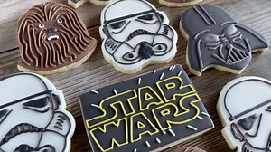 Icing Star Wars Cookies