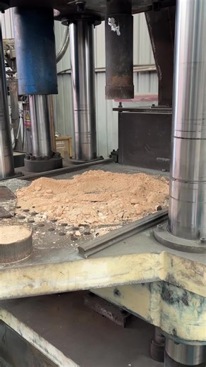 manganese block press machine. salt block making machine. coco peat block press machine. #Briquettemachine#blockmachine