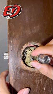 ✅I TEACH YOU HOW TO CHANGE YOUR BROKEN LOCK #door #locks #maintenance #repair