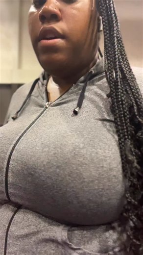 💕 I’m 100 pounds down and the truth is this didn’t happen because I was lucky or motivated every day. It happened because I followed a plan that actually made sense for my life and I stayed consistent long enough to let the results catch up. That’s the part nobody wants to talk about. Not the fancy workouts. Not the viral 30 day challenges. Just having a real plan, real structure, and real accountability. I stopped guessing. I stopped doing random workouts. I stopped starting over every Monday.