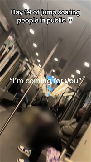 Experiencing Jumpscares in Public Spaces