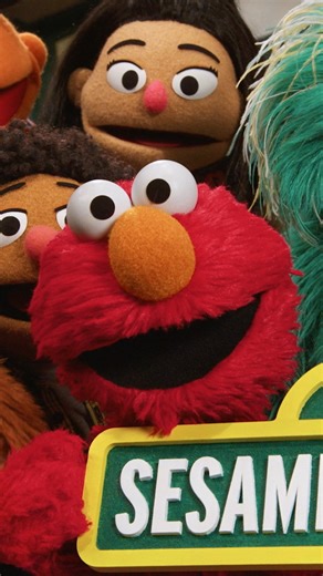 Netflix Latinoamérica on Instagram: "Esta nueva versión de ‘Sesame street’ trae a tus personajes favoritos, secciones clásicas —¡y nuevas formas de jugar! ‘Sesame street’ llega a Netflix el 10 de noviembre."