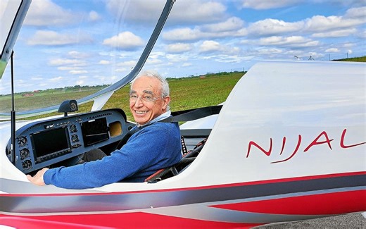 À Brest, Bernard Stervinou, l’as du composite, termine son avion, vingt-cinq ans plus tard | Le Télégramme