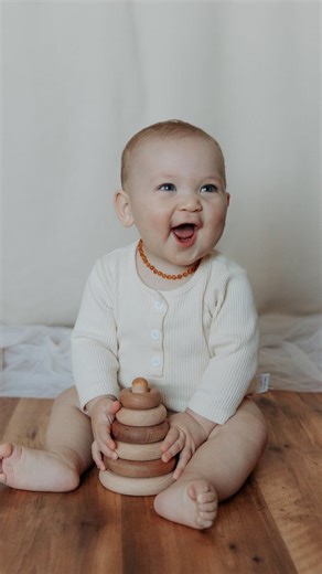 Milestone Moments are short and sweet sessions in my warm and modern home studio, that come with a handful of beautiful, professional images of your child. Bring your favourite outfit, book and toys for a fun little session to capture 3, 6, 9 or 12 month memories. #whangarefamilyphotographer #whangareibabyphotos | Tracey Morris Photography