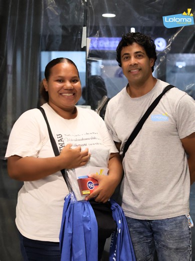 Yesterday we caught up with Luisa Vasekula Vunivutu in Nadi Town – originally from beautiful Levuka, but she’ll be calling Sabeto, Nadi home for the next 4 years 🙌 Luisa won $500 in our Mid-Week Grocery Giveaway, and we couldn’t be happier for her! 🛒✨ But now, Loloma Fam… it’s time for us to show up again ❤️ Luisa and her aunt will both be studying at Fulton College, and they’re currently looking for a single-bedroom unit in Sabeto to rent while they complete their studies. So here’s your miss