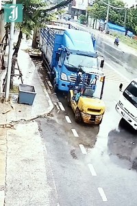 8.3M views · 645 reactions | Worst traffic fails! | Hazel-E | Facebook