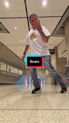 🕺🦴Dancing Bones🦴🕺 (@dancingbones07)’s video of toothless dance dance