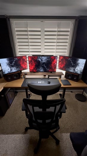 The Ultimate Triple Monitor Desk Setup