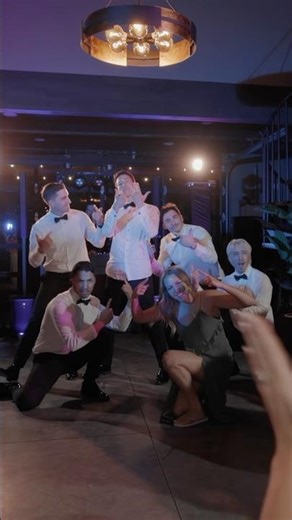 Siblings surprise the bride with a dance routine 🤵‍♂️