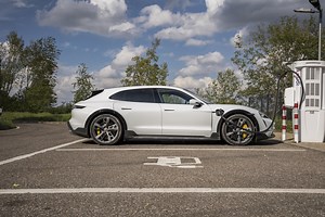 Voiture électrique : le Top 10 des recharges les plus rapides