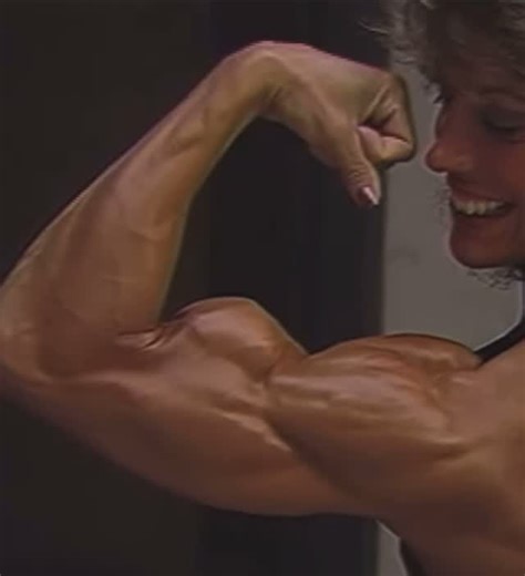 Iron Women History ⭐️ on Instagram: "Charla Sedacca 🌟 #oldschoolbodybuilding#goldenerabodybuilding#classicbodybuilding#80smuscle#80sbodybuilding#gym#bodybuilding#pumpingiron#pumpingiron2#womenwholift#womensbodybuilding#femalebodybuilding#themothersofiron#thegrandmothersofiron#retro#retromuscle#weightlifting#womensweightlifting#babeswithbiceps#biceps#quads#delts#veins#charlasedacca"