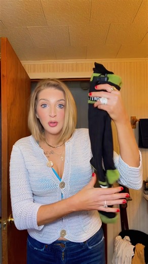 Rechargeable Heated Socks with App Control - Smart Electric Thermal Socks for Men & Women, 3 Heat Settings, Long-Lasting Battery, USB Rechargeable, Winter Outdoor Warmth for Hunting, Skiing, Camping, or Daily Wear. Keep your feet cozy in freezing temps (feels like 16°!) with adjustable warmth right from your phone #heatedsocks #wintermusthaves #coldfeet #tiktokshopblacktriday #tiktokshopcybermonday