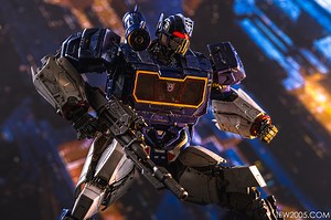ThreeZero DLX Soundwave (Bumblebee Movie) – In Hand Gallery