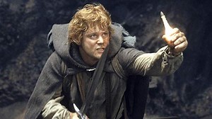 Stranger Things: Season 2 Casts Goonies and Aliens Stars