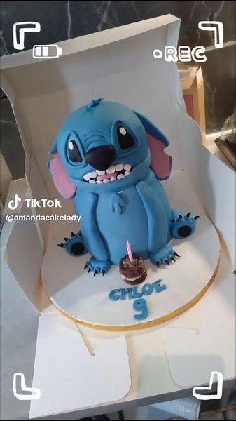 3d stitch cake. 😘❤️ #stitch #liloandstitch #3dcake #3dcakedesign #cakedecorating #bakeoff #baker #caketok #fyp #artist #smallbusinessowner #cakeart