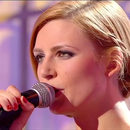 117K views · 2K reactions | "La belle et la Bête" de et par Elodie Frégé en live sur le plateau de Chabada | La Fête de la Chanson Française | Facebook