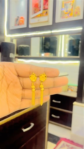 We Found Extraterrestrial Gold Earrings