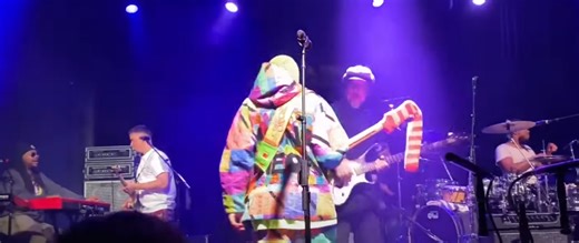 Watch Primus' Les Claypool Jam With MonoNeon At The 2025 'Bass Magazine Awards' - Theprp.com
