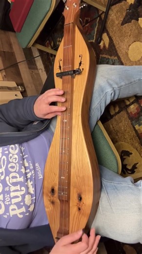 Play in ANY key on Dulcimer with tuning & a capo!