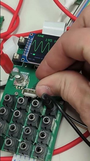 Next-Level Function Generator Build ⚡ Real-Time Sine Wave Output (174Hz) | E #techshorts