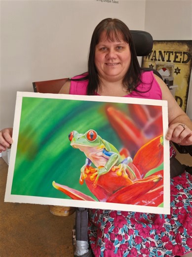 Red Eyed Tree Frog Drawing with Colored Pencils and Airbrush