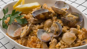 Arroz con almejas y verduras