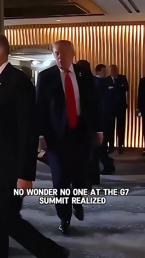 2.3M views · 10K reactions | No wonder Carney keeps his hands behind his back #celebritycruises | America Unfiltered | Facebook