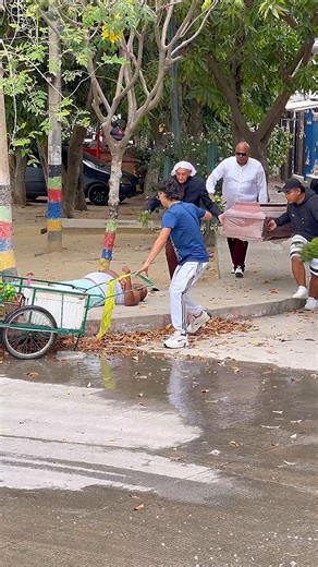 He almost believed he was dead. | Pegadinhas Topper