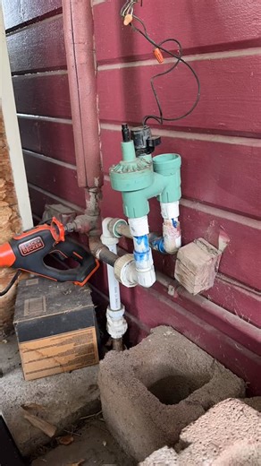 Nearly a year ago, I rebuilt this Orbit irrigation valve after the diaphragm was damaged by debris coming from the old galvanized pipes. Fast-forward to today—same issue again. Since repiping the whole house isn’t an option, the best long-term fix is filtration. I called my good friends at @laneirrigation and they set us up with the perfect solution: an Amiad 100-micron filter system. This will catch the fine debris before it reaches the valve, protect the diaphragm, and finally put an end to th