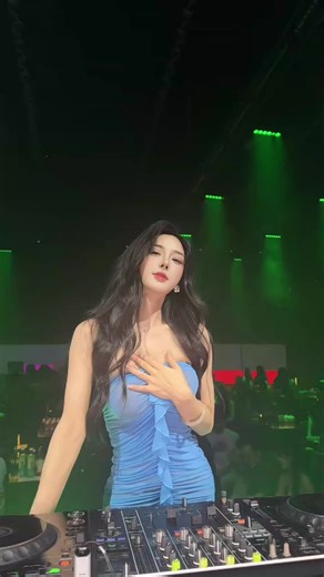 Sweet Girl Dance Party with DJ Remix