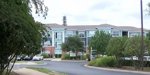 ‘They’re finding solutions:’  UNC Charlotte students, parents say move-in at off-campus apartments started off rocky