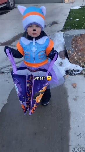10K views · 357 reactions | Babies first time trick or treat藍藍藍#foryour #funny #funnyvideos #trick #baby #kids #kidsoftiktok #funnybaby #cute #tricktreat #halloween | Funnyobama | Facebook