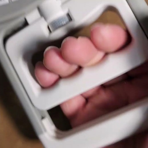 Testing out CAMRY Digital Hand Dynamometer Auto Capturing Grip Strength Model:EH101 savebythrift