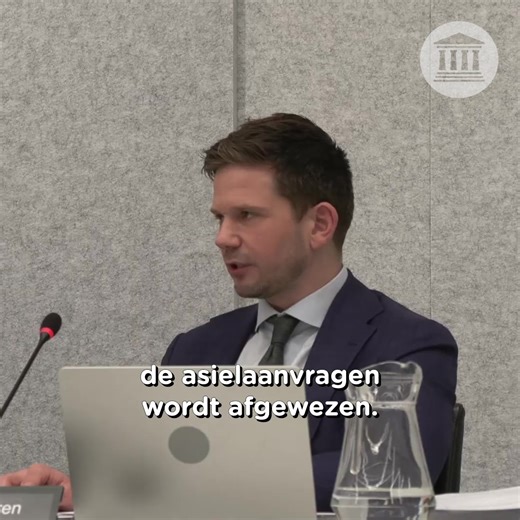 Het Nederlandse asielbeleid is veel te ruimhartig. In 2024 stond ons inwilligingspercentage in de Europese top 3. Dat moet anders. FVD wil een asielstop, integratieproblematiek hard aanpakken en waar nodig aansturen op terugkeer. Steun ons via fvd.nl/wordlid!