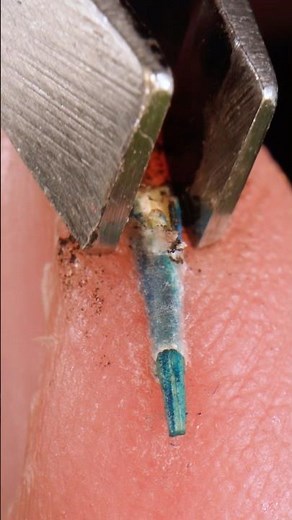 ASMR satisfying extract splinter out of my skin #asmr #asmrsounds #closeup