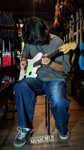 Squier Paranormal Cyclone II – Shell Pink