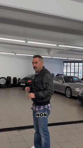 17K views · 1K reactions | Per maggiori info contattate il numero 3398807379/011.19213493.☎️ O consultate il nostro sito www.ducacars.it DOPO 29 ANNI LUCA ACQUISTA LA SUA PORSCHE. Ci troviamo presso Strada del Carossio 11, Torino #porsche #community #clienti #sogno #auto #concessionariaauto #ducacars #perte PORSCHE CLIENTI AUTO COMMUNITY | Duca Cars Garage Multimarca | Facebook