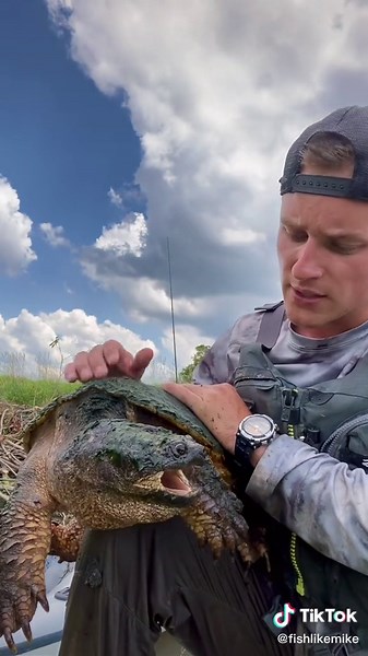 Snapping Turtle Hunting: Fishing Tips and Education