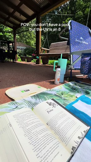 backyard tanning setup for the win!! Majority of everything from Amazon & linked in my bio ☀️✨👙 #backyardtanning #outdoortanning #layingout #layingoutinthesun #layingoutside #tanningessentials #amazontanning