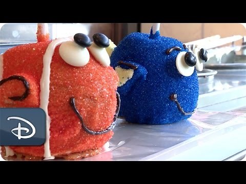 DIY: How-To Make a Finding Dory Candy Apples | Walt Disney World