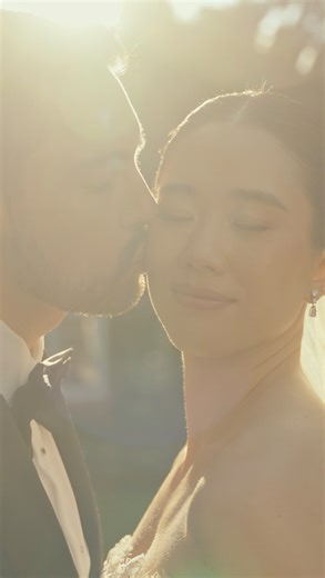 Kai Weddings on Instagram: "| Mónica & Miguel Teaser | WP: @estuardoreynaproduction Photo: @domingo_cabrera Deco: @arysadecor Venue: @villabokeh Contenido: @sensia.studio Mobiliario: @relaxedloungeservice @uniquogt MUA: @beautyhairbyale_ @gabydeleon_makeup Violines: @electrocuerdas Pirotecnia: @eventoscircus"