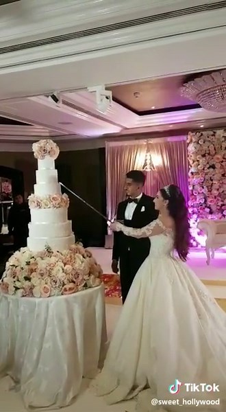 Beautiful Arab Muslim Wedding Cake Inspiration