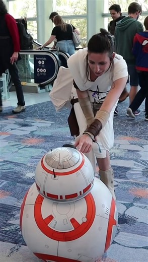 Rey first meets BB-8 when a creature tries to sell BB for his parts, but manages to save him. At first, Rey wants BB to leave her alone, but then soon becomes accustomed to his company. Seeing BB’s pleads, Rey is willing to help him. She also literally is one of the few people who understands BB. #reyskywalker #cosplay #BB8 #droidbuilder #droidbuilding #droids
