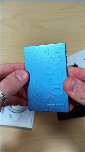 Unboxing Pocket AI di Hey Pocket - il tuo assistente personala sempre connesso al magsafe #pocketAI